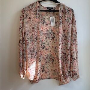 NWT Torrid Women's Floral Lightweight Semi-sheer Batwing Kimono Shrug 1/2